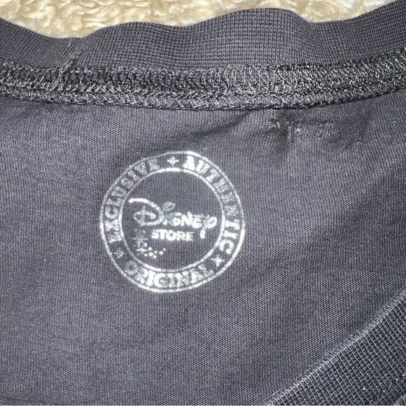 Disney store T-shirt size L - Picture 2 of 9